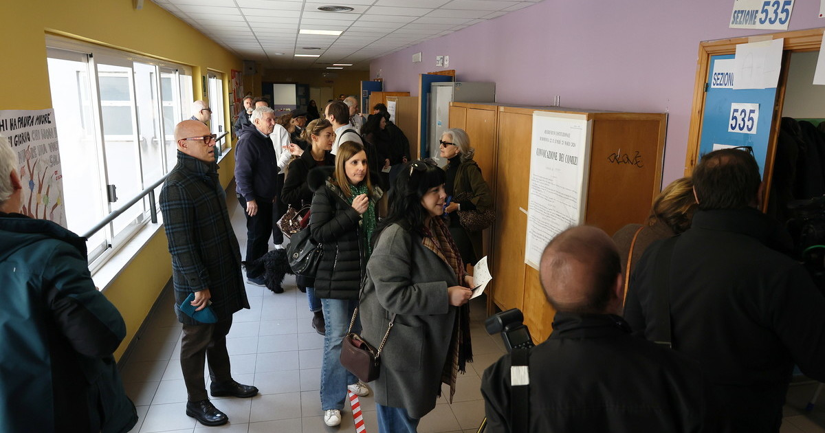 Tutti in coda per conquistare maggiore libertà (speriamo). Voto e Iran, non vinca l'odio in sé