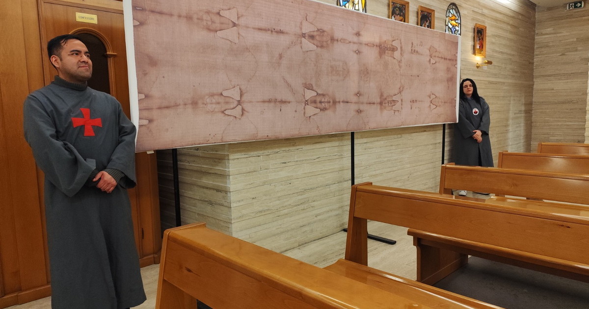 I Templari ad Assisi: in mostra la copia della Sacra Sindone