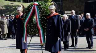 Fosse Ardeatine, le istituzioni ricordano l'eccidio: "Pagina buia, dovere del ricordo"