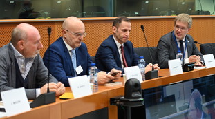 Parlamento europeo, presentato "Piumini e catene". I libro di Arditti e Gallicola sul tema maranza