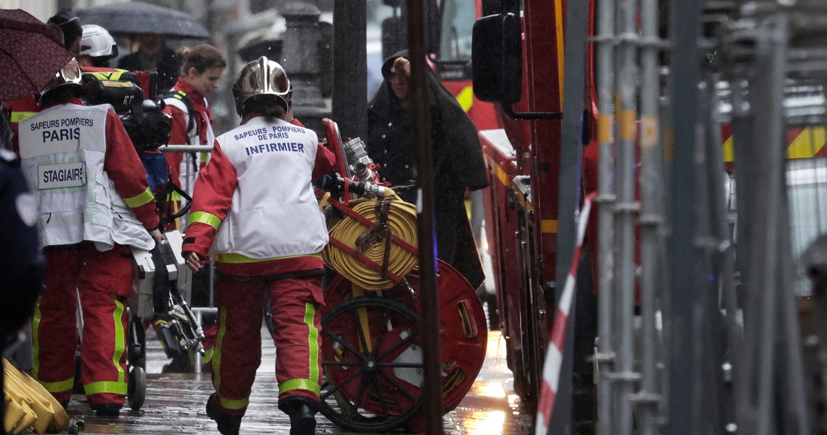 parigi incendio all hotel le bristol evacuato lo stabile cosa 232 successo da Iltempo.it parigi incendio all hotel le bristol evacuato lo stabile cosa 232 successo