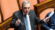 Forza Italia cambia, Gasparri lascia la guida del gruppo in Senato: Craxi in pole