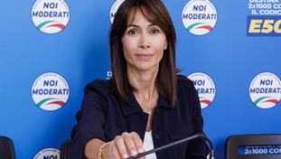 Nuove regole e limiti per i minori, Carfagna: la proposta di legge sui social