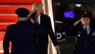 Trump avvisa l'Iran: Accordo o distruggeremo Kharg. La Spagna chiude lo spazio aereo agli Usa