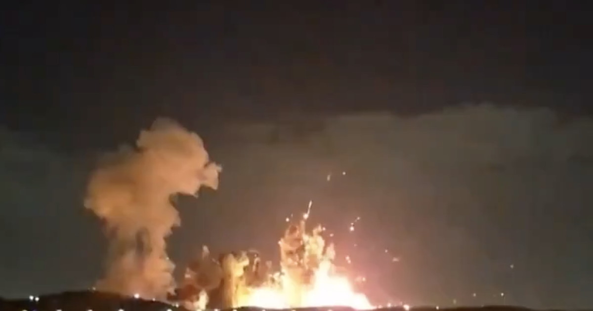 Iran, missili sul deposito di munizioni. Trump posta il video | GUARDA