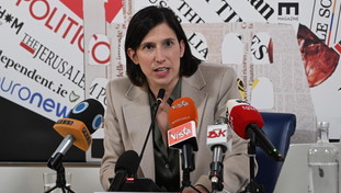 La congiura delle primarie, grandi manovre per far fuori Schlein