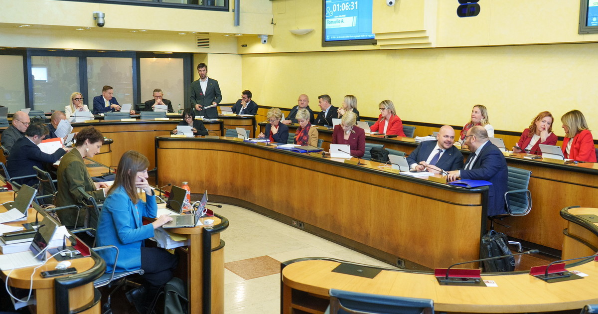 Comunicato Stampa: CRV - Consiglio Veneto, iniziato esame manovra di bilancio: via libera alla legge di Stabilità