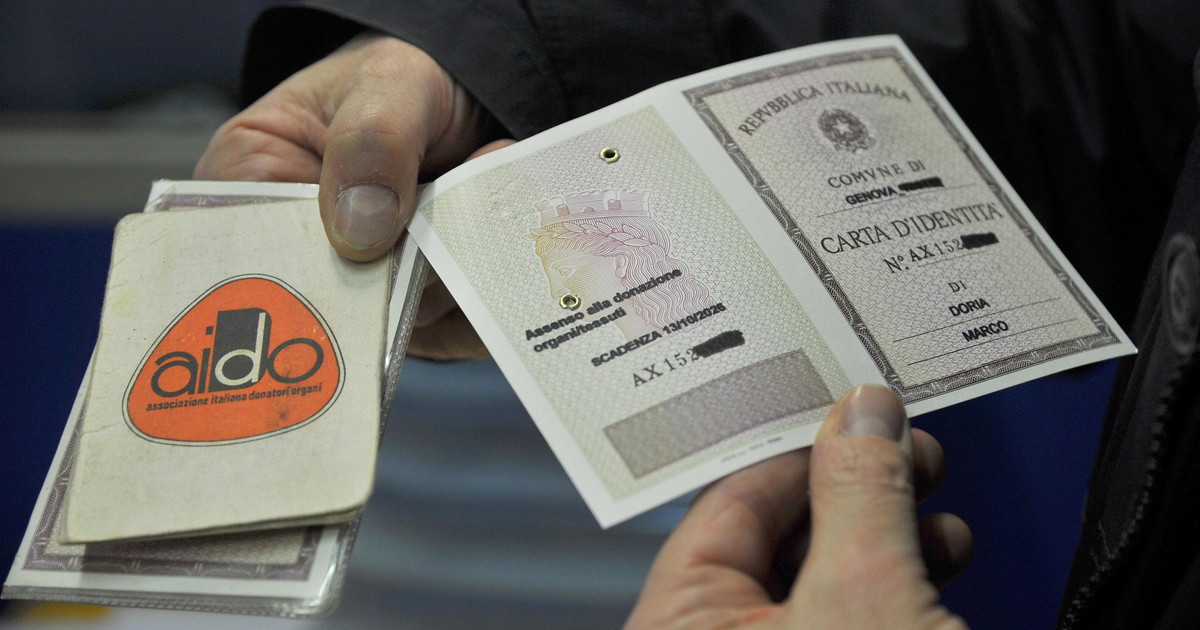 Carta d'identità cartacea addio dal 3 agosto 2026: l'Ue dice no alla proroga e si teme il caos