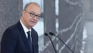 Ecco l'aumento di stipendio da per i professori. Valditara rivendica: “Risultato storico”