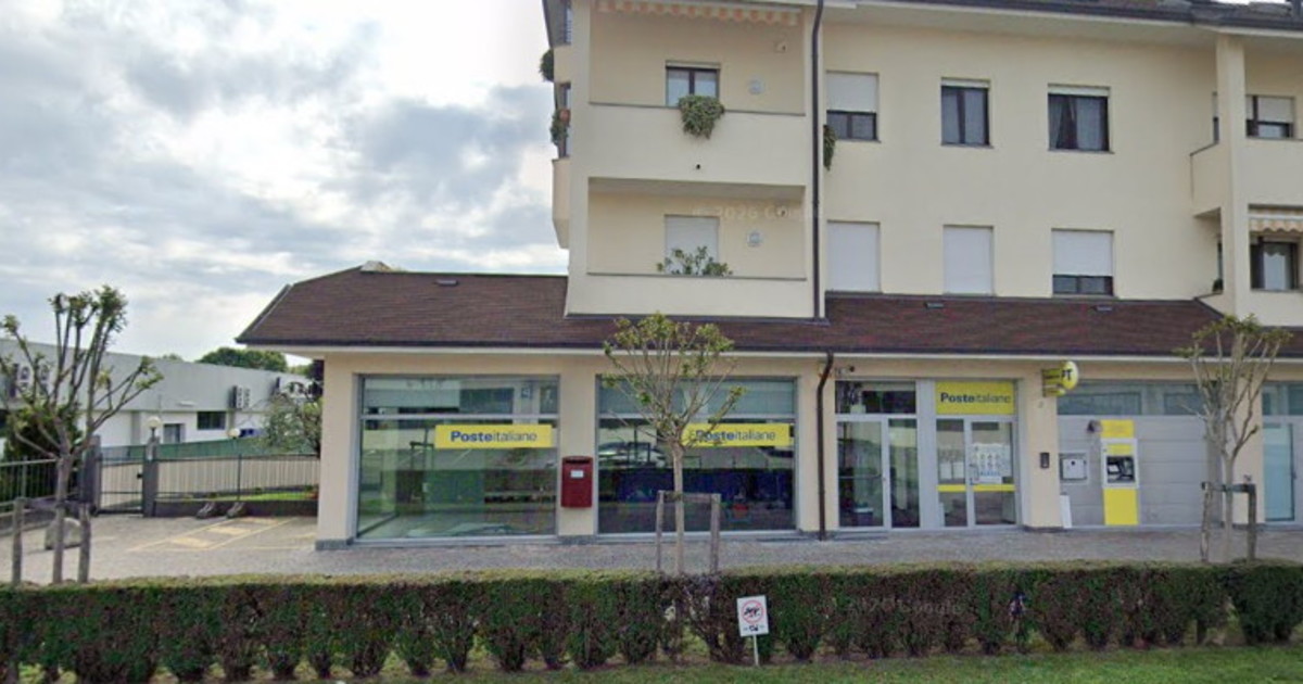 I genitori lo accompagnano a scuola, lui va a fare una rapina. Fermato 13enne