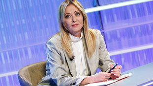 “Meloni cagna maledetta”. L'odio social del professore recidivo: il video della vergogna