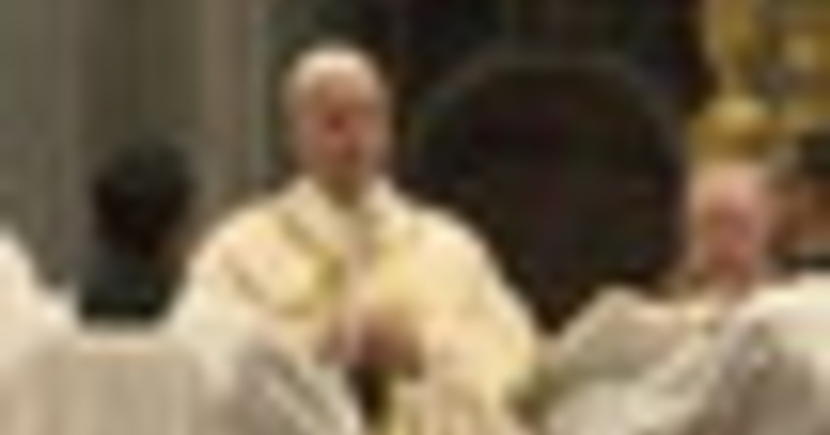 Papa Leone XIV celebra la sua prima Messa Crismale a San Pietro