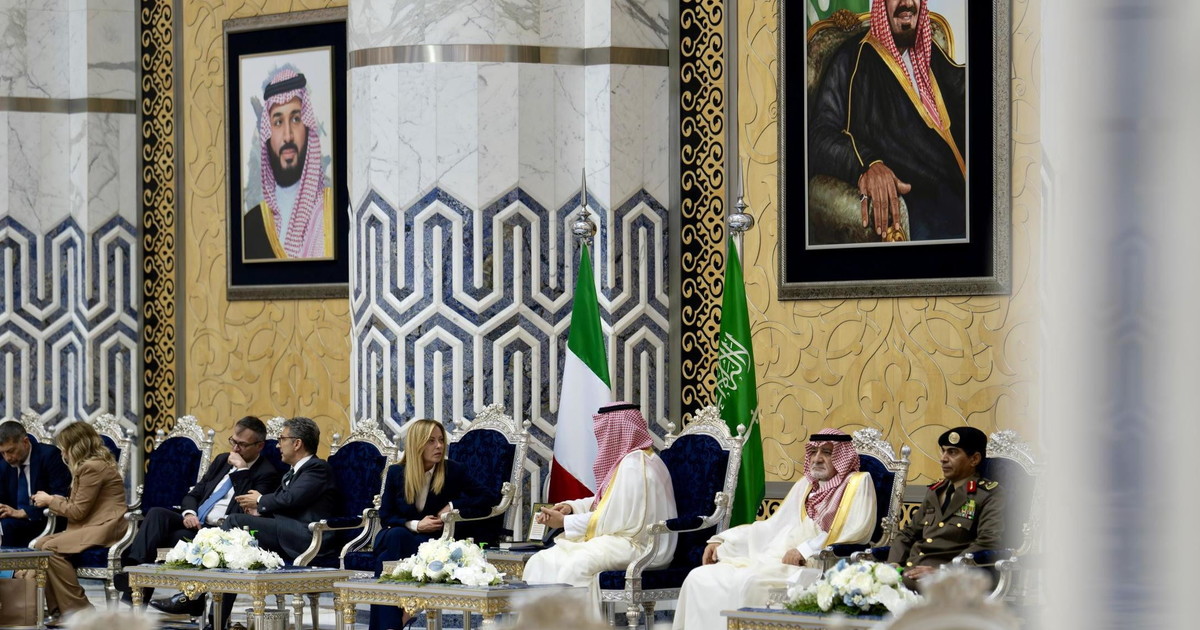 Missione energia nel Golfo: Meloni incontra al Thani a Doha