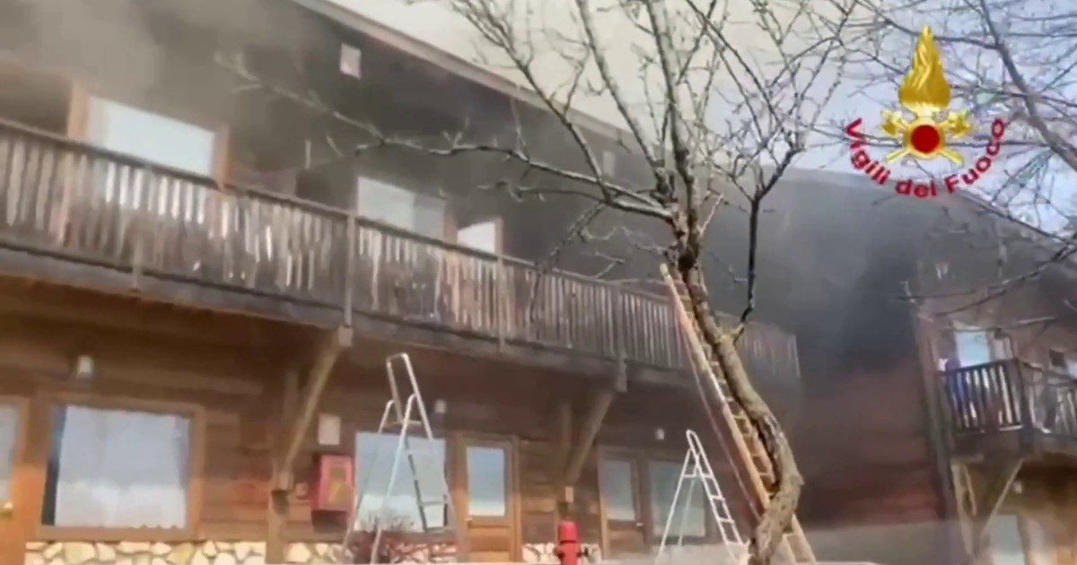 Asiago, incendio in una struttura ricettiva: nessun ferito, le immagini