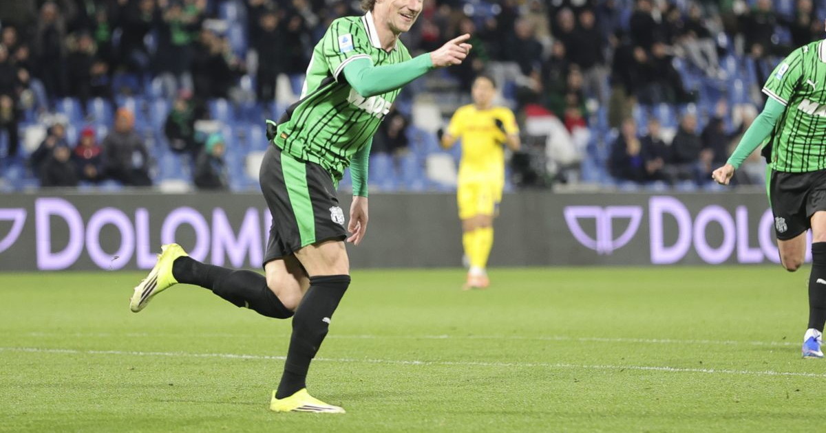 Il Sassuolo vince in rimonta, Cagliari battuto 2-1