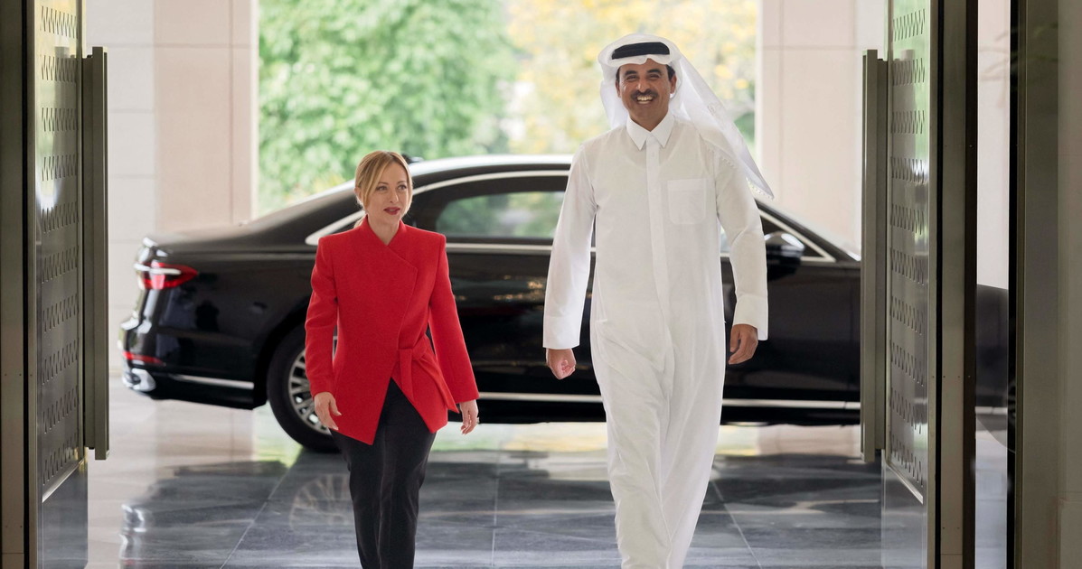 Meloni, tour diplomatico nel Golfo: "Si decide sulla nostra sicurezza"