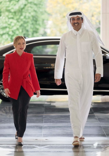 Meloni, tour diplomatico nel Golfo: Si decide sulla nostra sicurezza