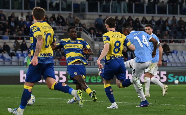 Noslin salva la Lazio, finisce 1-1 contro il Parma