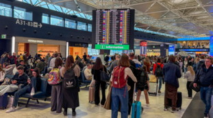 Guerra, crisi del carburante e voli a rischio. I consigli per rinunciare al proprio viaggio