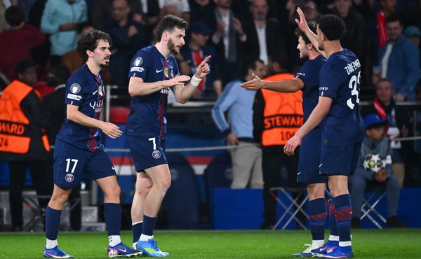 Douè e Kvaratskhelia stendono il Liverpool: il Psg vince 2-0
