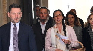 Bimbi nel bosco, il Tribunale: &laquo;Nessun abuso dalla madre, soffrono per il distacco&raquo;