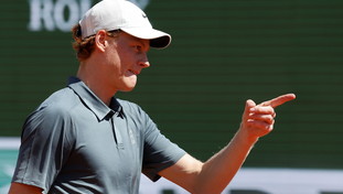 Sinner soffre ma batte Machac. Chi trova ai quarti a Montecarlo