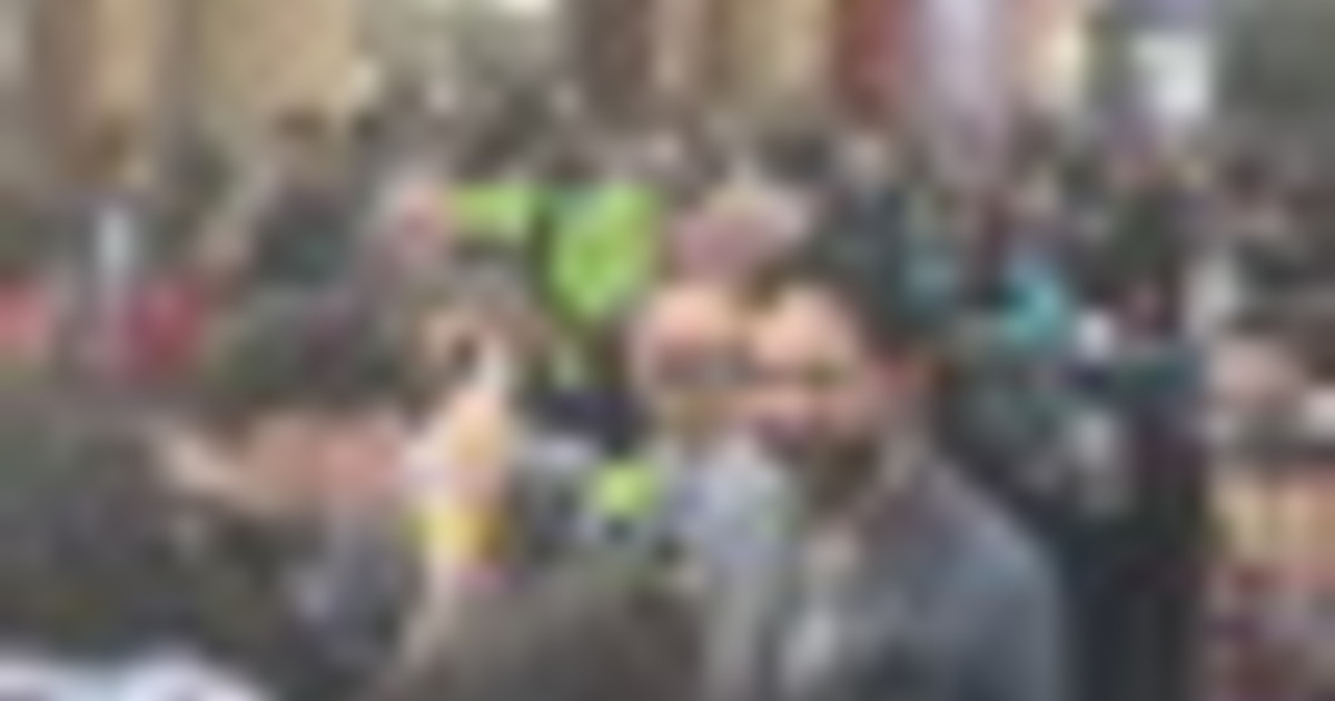 A Roma fan impazziti per il ritorno dei Cesaroni alla Garbatella