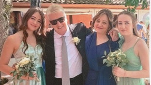 Madre e figlia avvelenate, colpo di scena: rinuncia l'avvocato del padre. Cosa non torna