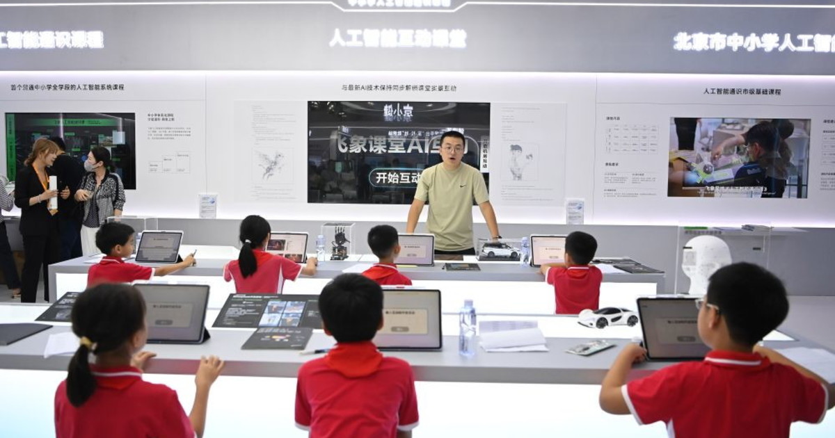 La Cina accelera sul digitale e introduce l'IA nelle scuole