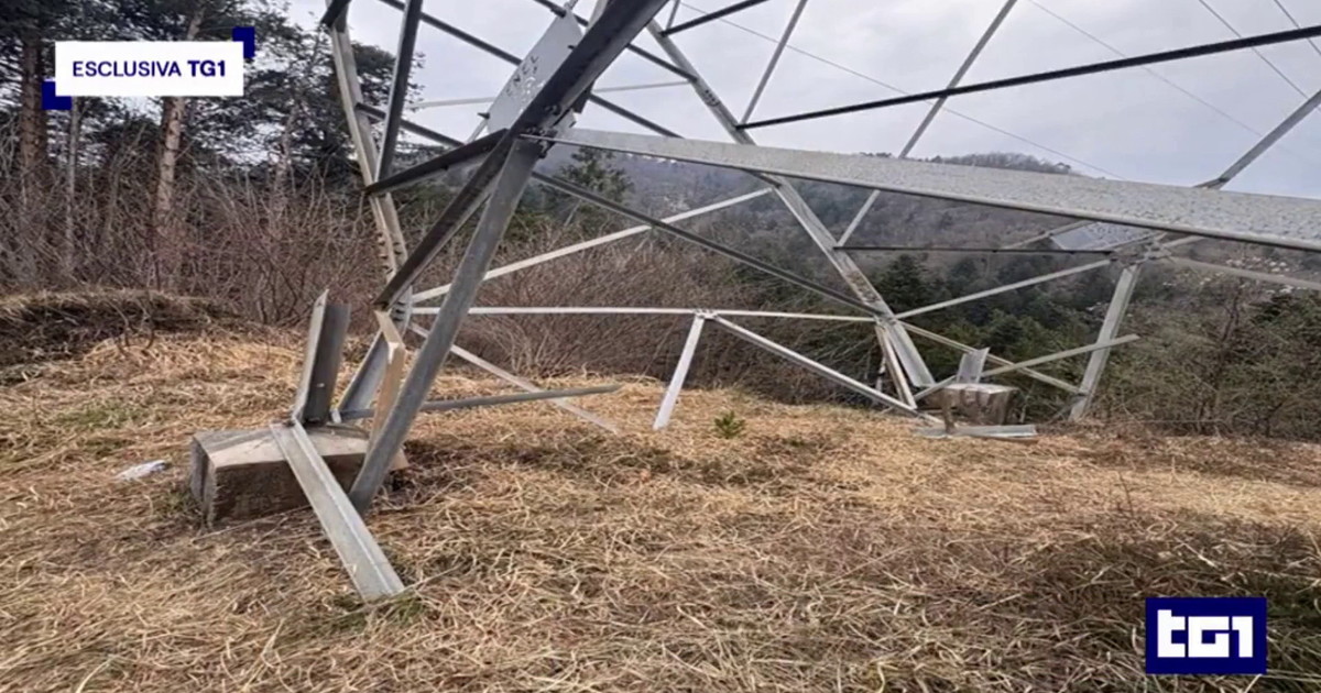 A Trieste sabotaggio di un oleodotto strategico per l'Europa: le immagini Tg1