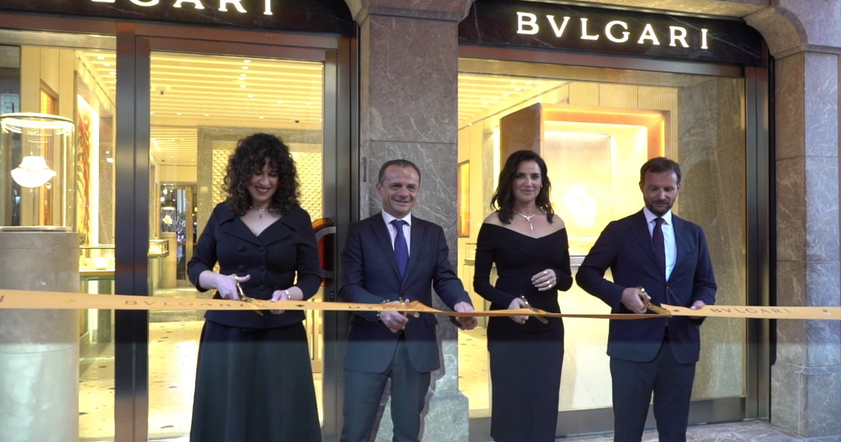Luisa Ranieri a Taormina per il taglio del nastro della nuova boutique Bvlgari