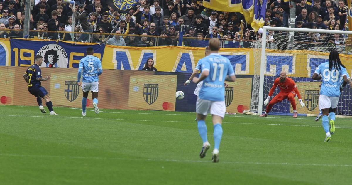 Il Parma rallenta la rincorsa del Napoli, al Tardini finisce 1-1