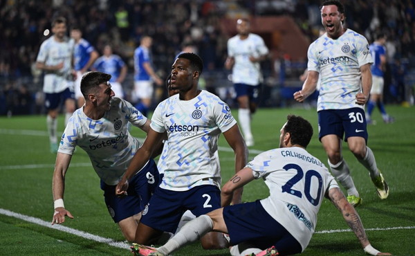 Da 2-0 a 3-4, l'Inter vince a Como in rimonta e vola a +9 sul Napoli