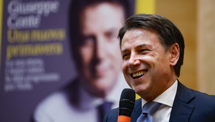 Prendersi la sinistra con i voti del centro. «Primarie aperte a tutti», il piano di Conte