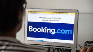 Booking, attacco hacker e dati rubati: l'azienda avvisa gli utenti
