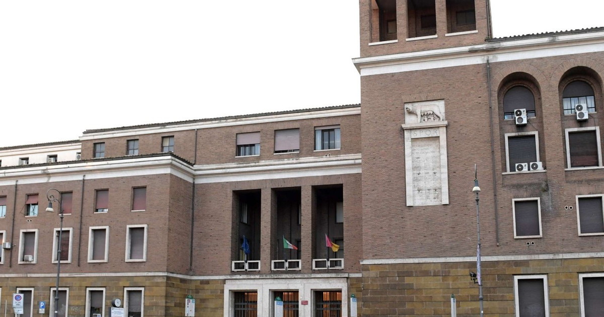 Carta d'identità elettronica, Municipi nel caos. Nuovo piano del Comune