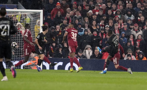 Doppietta Dembelé, il Psg vince 2-0 a Liverpool e va in semifinale