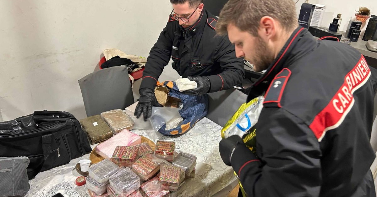 Blitz antidroga a Roma, 13 arresti tra Magliana e clan Senese