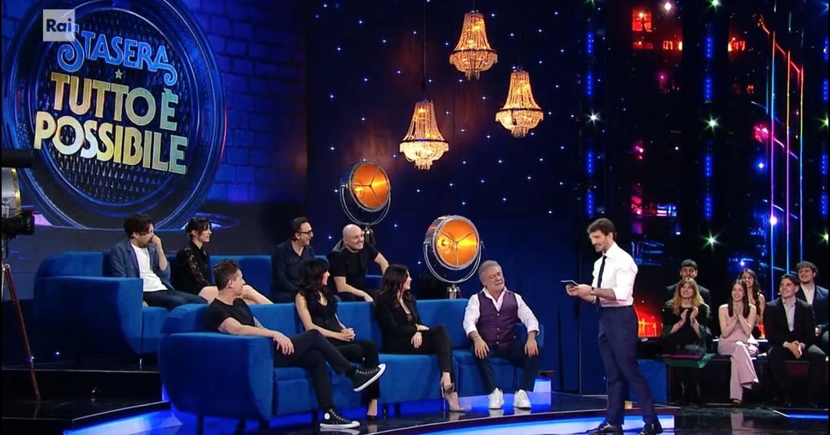 La sfida degli ascolti: De Martino batte tutti. Bene Le Iene e Chi l'ha visto?