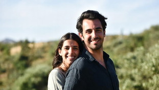 Uno studio scopre il vero segreto della felicità. Soldi o piacere? Non sono la risposta