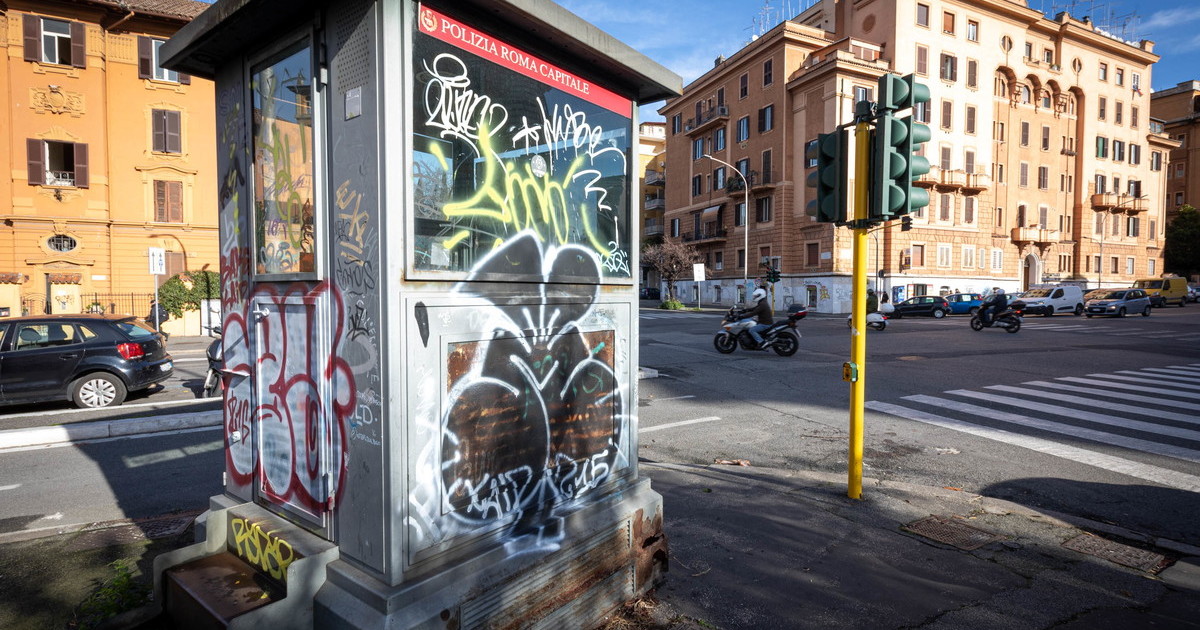 Sessanta gabbiotti dei vigili su 82 da smantellare ma mancano i fondi