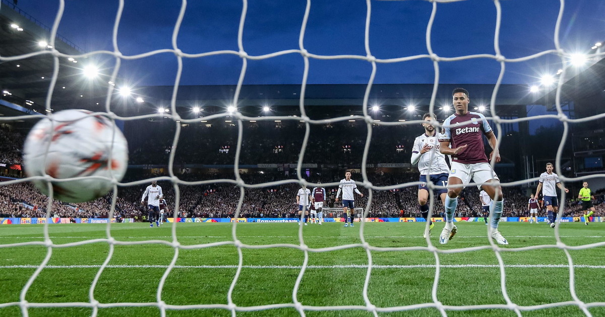 Calcio, Bologna e Fiorentina eliminate: Italia fuori dalle coppe