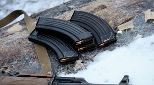 Ucraina, entra al supermercato e spara sulla folla. Morti e feriti