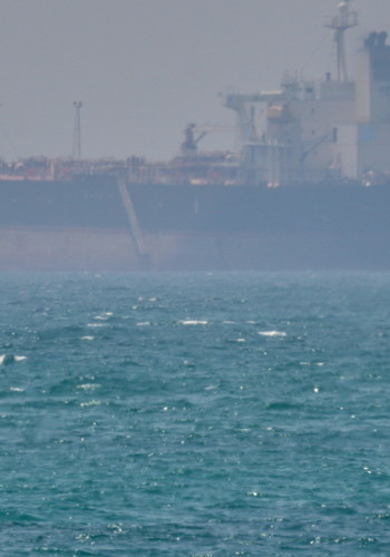 Iran, chiuso di nuovo Hormuz. In Libano, ucciso un soldato francese Unifil: E' stato Hezbollah