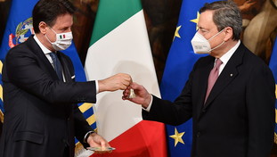 “Draghi fece cadere il mio governo”. Ora Conte si inventa pure il complottone della finanza