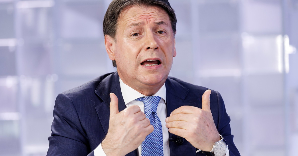 Conte, l'acrobata di Volturara. Contraddizioni, salite e discese per tornare premier