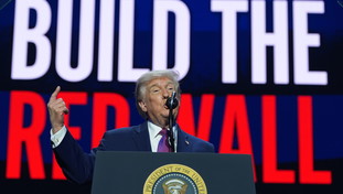 Negoziati o avrà problemi mai visti. Così Trump minaccia l'Iran