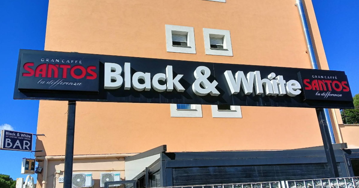 Roma, fiamme sul bar dei Moccia a Tor Bella Monaca