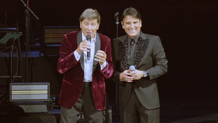 Sorpresa al concerto di Gianni Morandi: Sal Da Vinci infiamma il pubblico | <span style=color: rgb(153, 0, 0);>GUARDA</span>