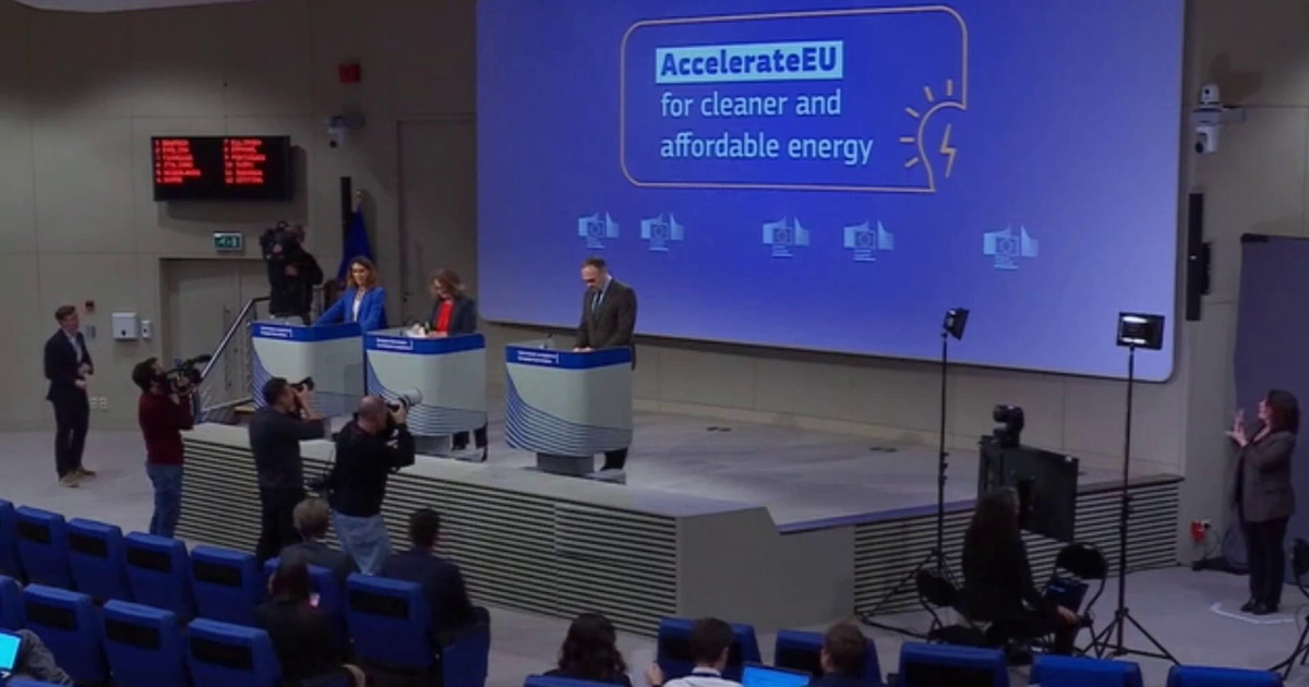 La Commissione Ue vara il piano contro il caro energia